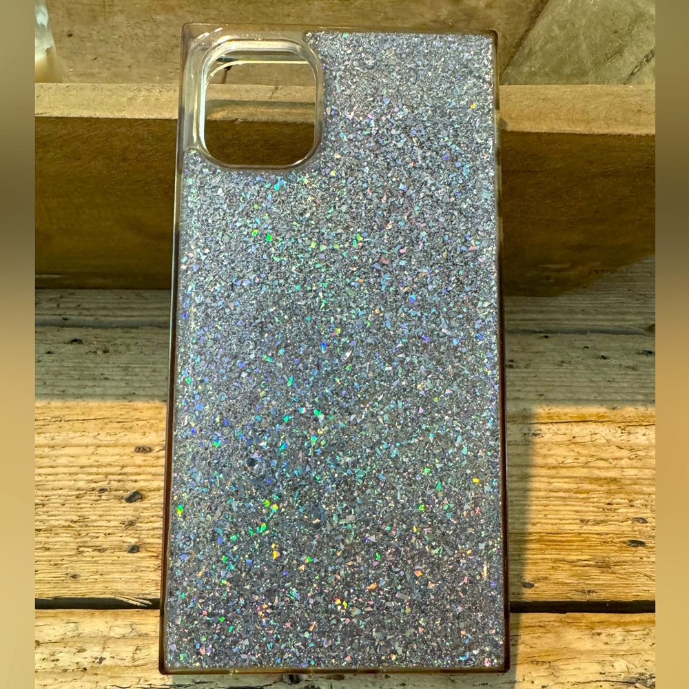 iPhone 11 square phone case- like new!